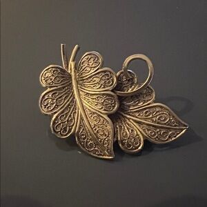 Vintage Ornate Double Leaf Brooch Gold Toned